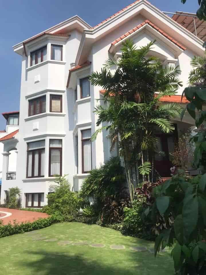 Bán villa góc 2MT đường Nguyễn Ư Dĩ, phường Thảo Điền, quận 2, 25.9x27.9m, siêu hiếm