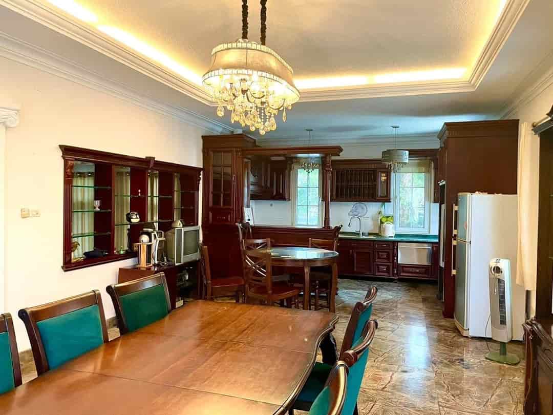 Cho thuê biệt thự Fideco, P. Thảo Điền, Quận 2, 18m × 18m, giá 6.000$