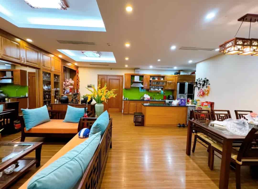 Bán căn hộ chung cư siêu cao cấp Eurowindow Trần Duy Hưng, 96m2 giá 6.8 tỷ