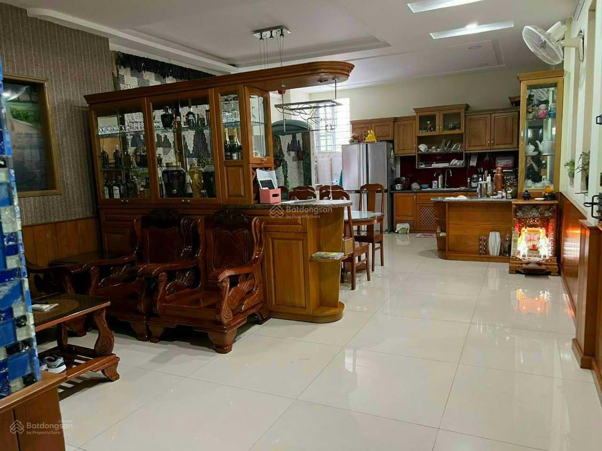 Bán nhà mặt tiền hẻm Lê Thị Hồng, phường 17, quận Gò Vấp, vị trí ngay chợ, thuận tiện kinh doanh siêu đỉnh