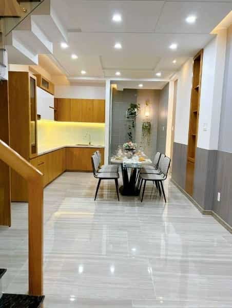 Chính chủ bán nhà Huỳnh Văn Nghệ, Tân Bình, 3 tầng, 72m2, chỉ 6 tỷ 4