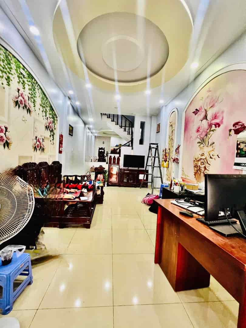 Đối diện cổng Vạn Phúc City, Hiệp Bình Phước, Thủ Đức, 92m2 ngang 4, ô tô đỗ cửa, không quy hoạch, 6.5 tỷ