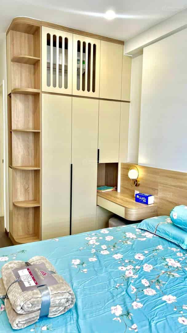 Chính chủ gửi bán lỗ 700tr căn hộ 2 phòng ngủ 72m2 tại chung cư Emerald Golf View Thuận An