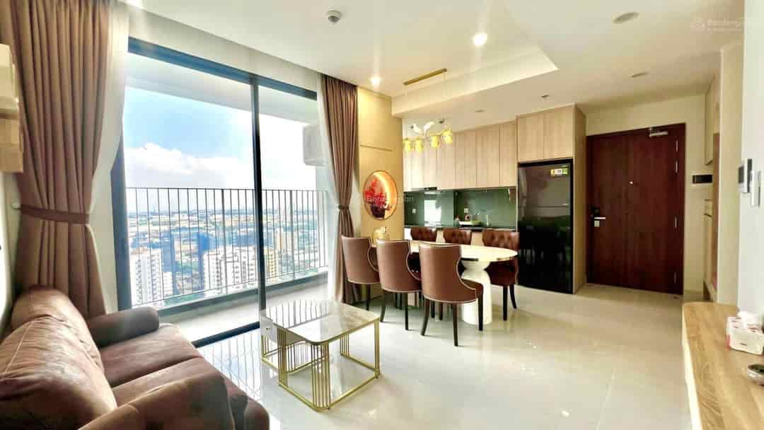 Chính chủ gửi bán lỗ 700tr căn hộ 2 phòng ngủ 72m2 tại chung cư Emerald Golf View Thuận An
