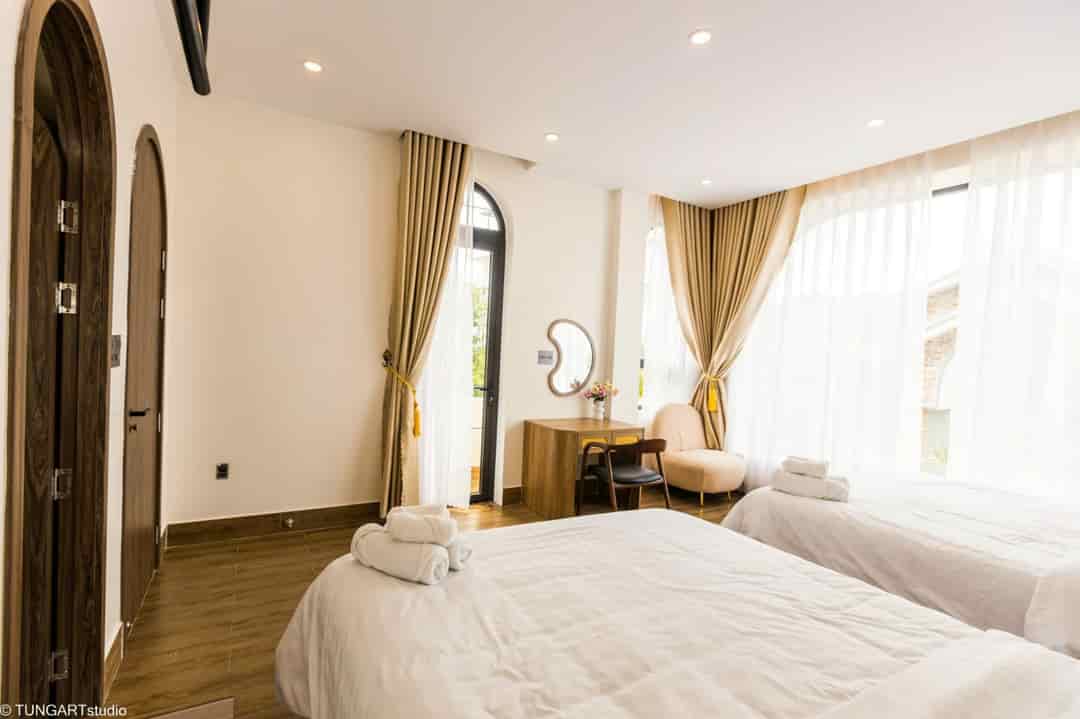 Cần bán căn villa đẹp, thiết kế hiện đại, kinh doanh ổn định tại phương 8, Đà Lạt