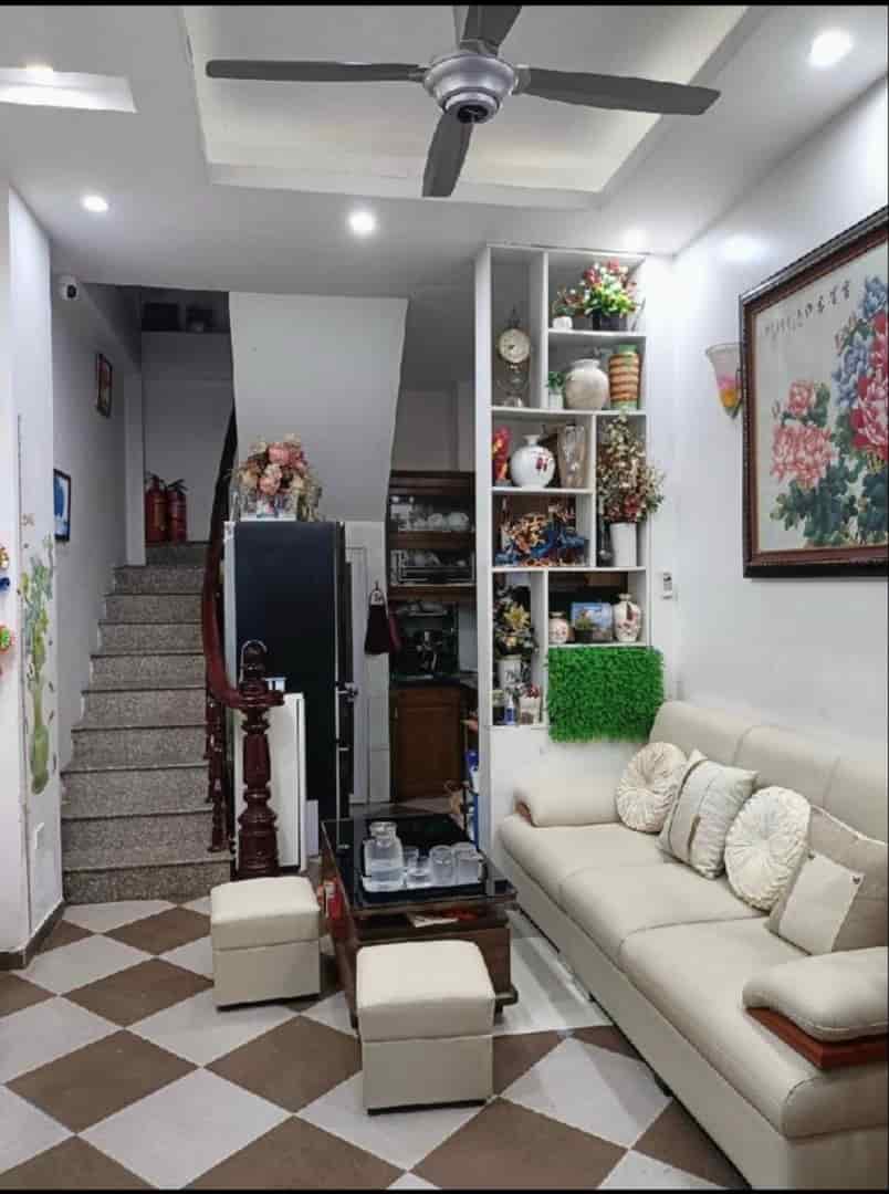 Cho thuê nhà đẹp 5 tầng 3 ngủ full đồ ở Định Công Thượng, HM, 8tr