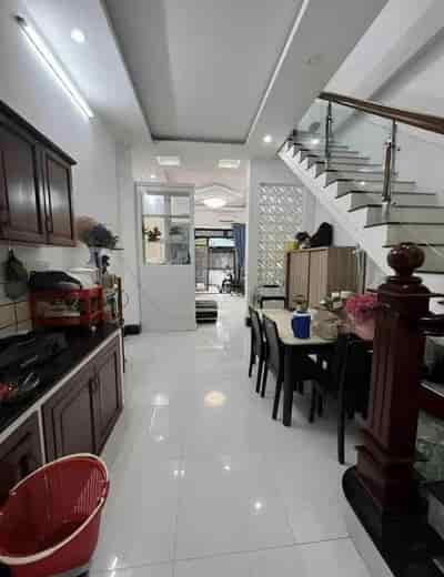 Bán nhà ở đường Trần Hưng Đạo, phường Cầu Kho, quận 1, giá 1 tỷ 390