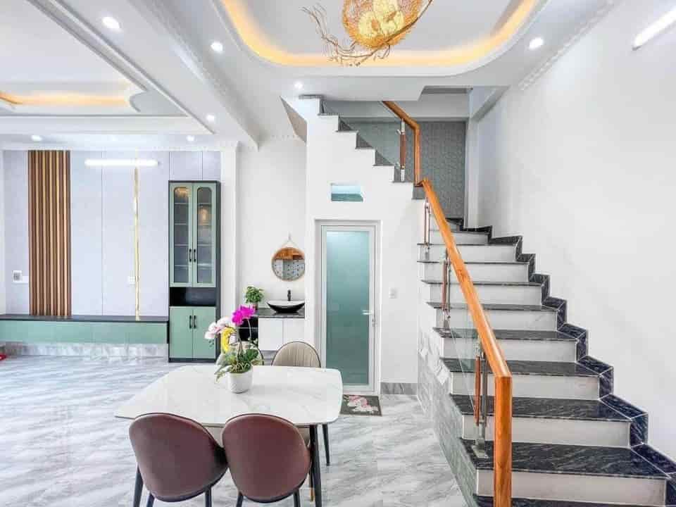 Bán nhà 68m2 Lý Chiêu Hoàng, phường 10, quận 6, giá 1 tỷ 780