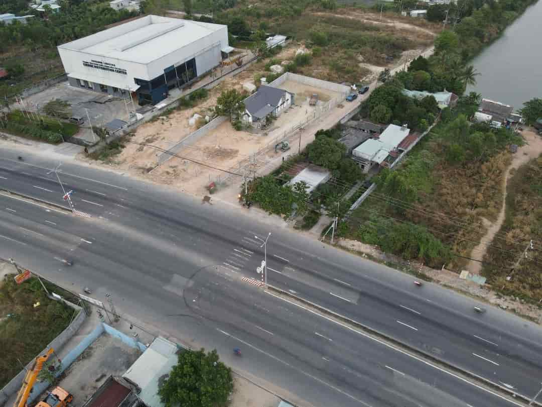 Bán lô đất MT quốc lộ 51 xã Tân Hoà, tx Phú Mỹ, dt 1.6 sào, có thổ cư