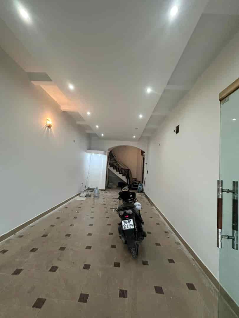 Cho thuê nhà lô góc mặt phố Kim Ngưu, 60m2, 3 tầng, 24 triệu, kd spa, hàng ăn nhanh, sạch