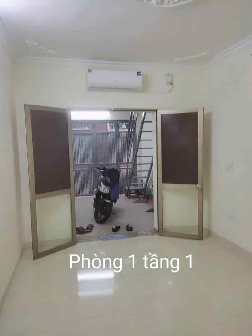 Cho thuêở gđ, nhóm đi làm nhà nguyên căn tại ngõ 219 Định Công Thượng, 55m2, 2 tầng, 4N, 11.5 triệu