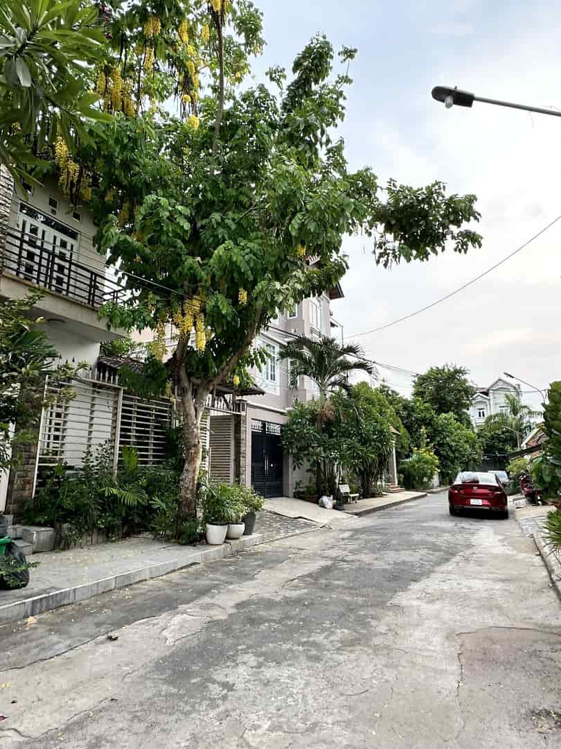 Cho thuê biệt thự 2MT Ngô Quang Huy, Thảo Điền, quận 2, 4 tầng, sân vườn, full nội thất