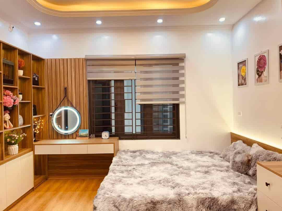 Bán nhà Hoàng Mai đẹp lung linh 30m2 5 tầng, mt 4m, chỉ nhỉnh 5 tỷ