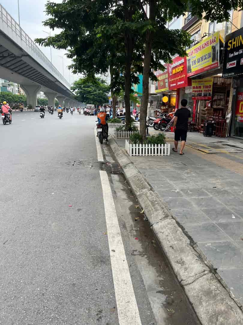 Chỉ 7.1 tỷ, Minh Khai, Hai Bà Trưng, gần phố, ở ngay, 3 gác tránh, 43m, 5t.