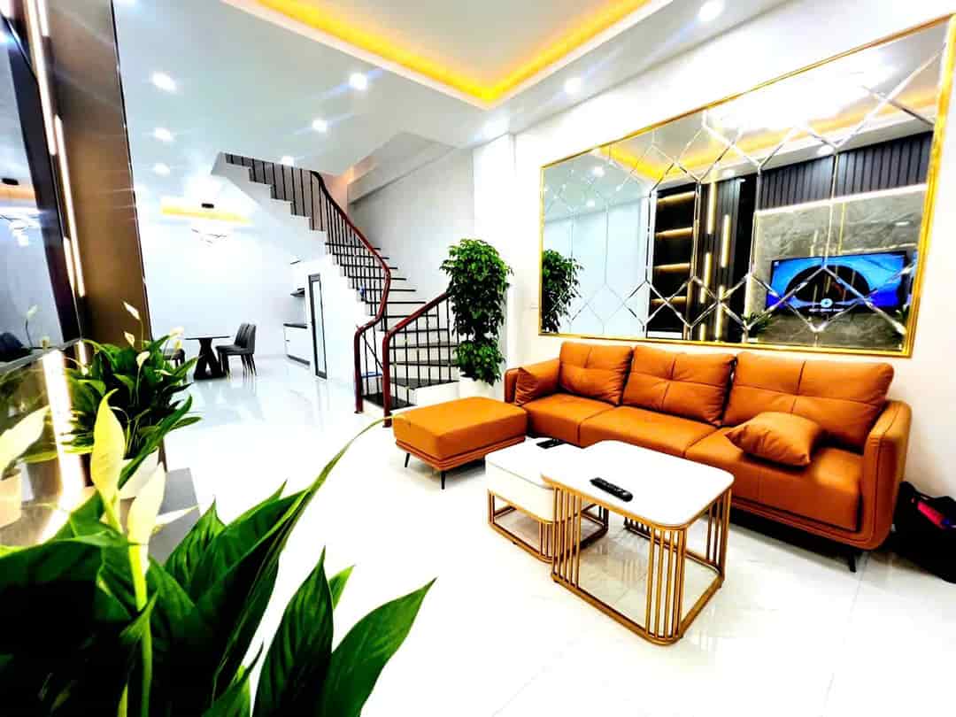 Nhà phố vip, chỉ 7.8 tỷ,  Tôn Thất Tùng, Đống Đa, gần phố, ở ngay, full nội thất