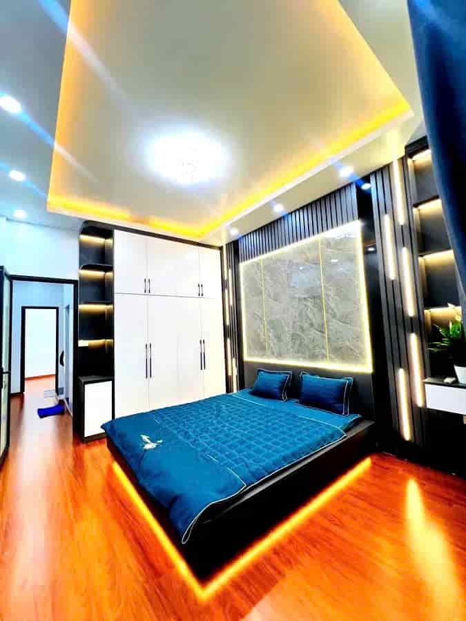 Nhà phố vip, chỉ 7.8 tỷ,  Tôn Thất Tùng, Đống Đa, gần phố, ở ngay, full nội thất