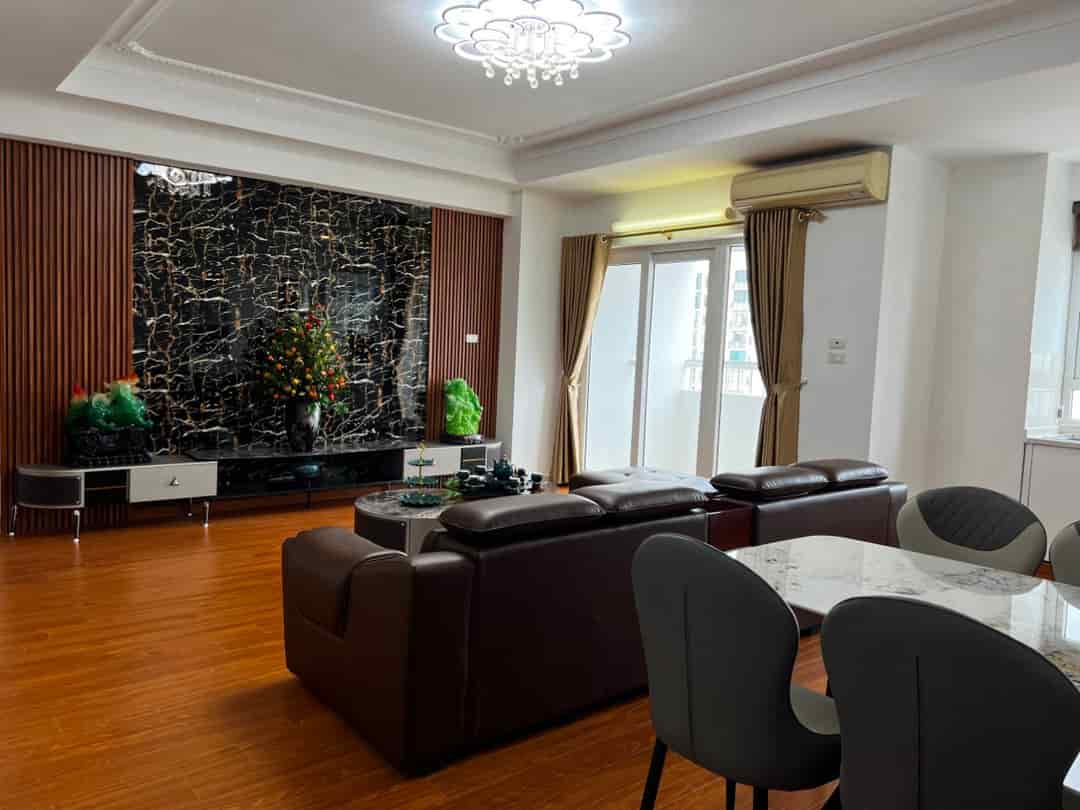 Bán căn hộ CT4 5 Green Park Dương Đình Nghệ 92m2 3PN 2WC mới sửa đẹp sổ đỏ chính chủ