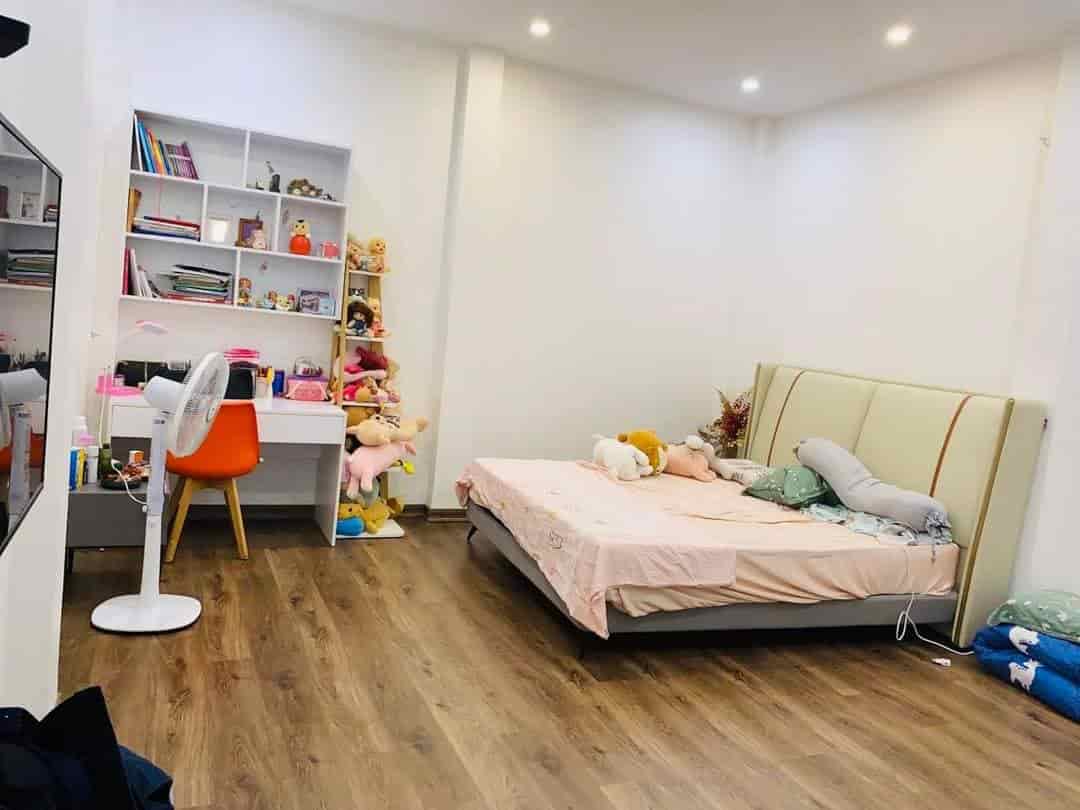 Bán nhà riêng ngõ 10 Tôn Thất Tùng 50m2, MT 4.5m, ô tô, giá chỉ 5.6 tỷ