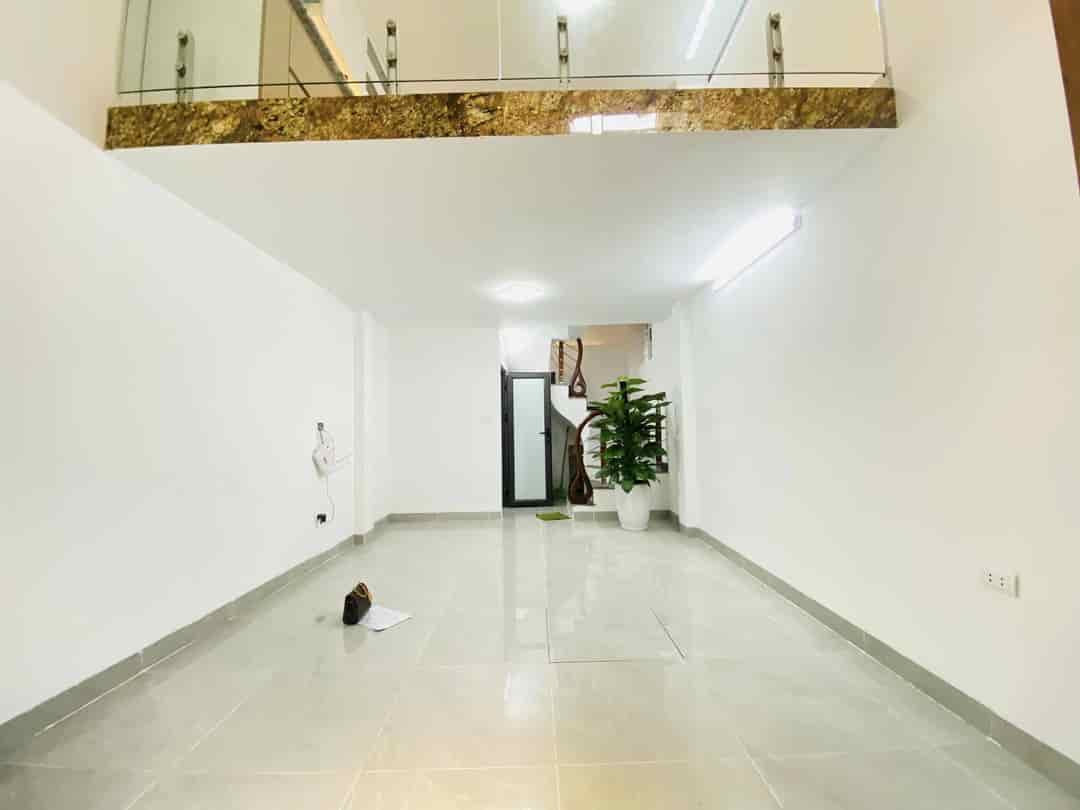 Bán nhà riêng ngõ 5 Trường Chinh 31,25m2 6T lô góc ô tô giá chỉ 4,9 tỷ