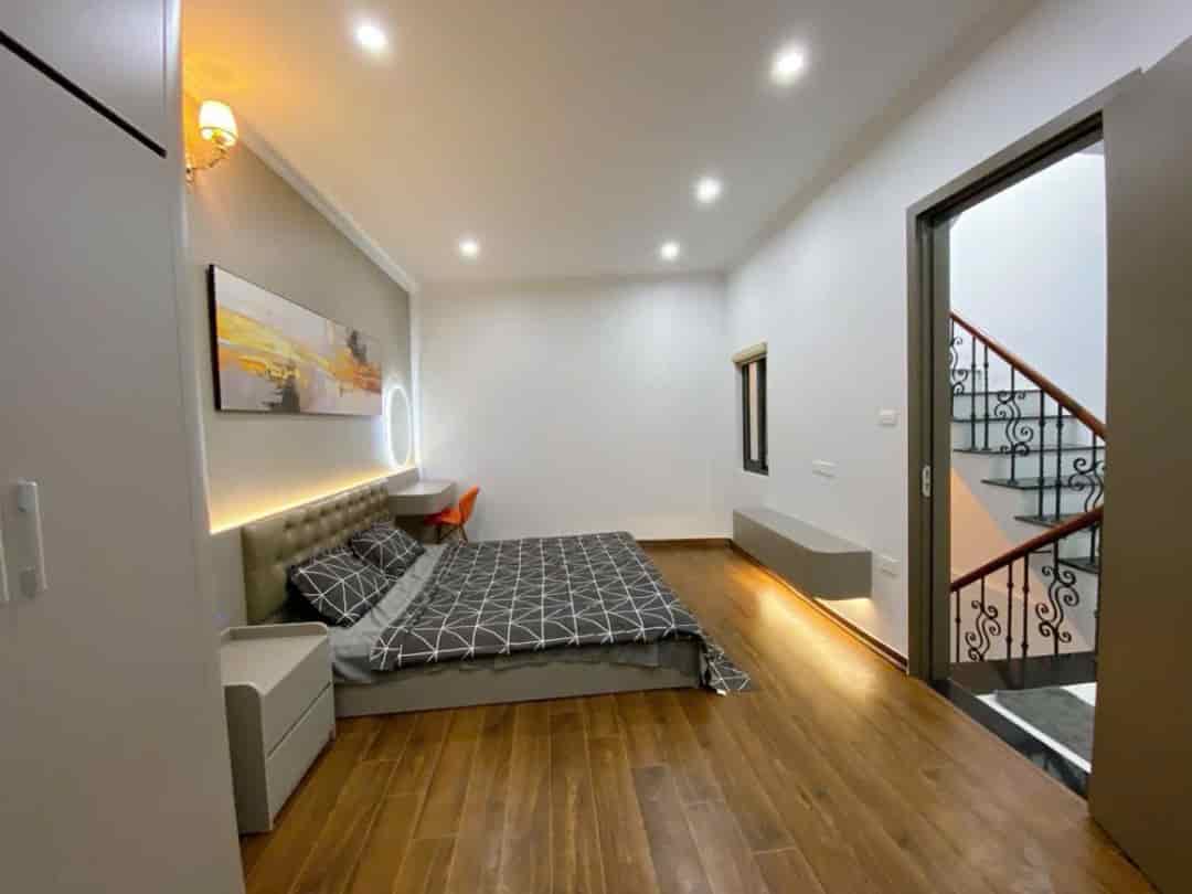 Bán nhà riêng ngõ 40 Cự Lộc 38m2, 4T, MT 6m ô tô giá chỉ 5,5 tỷ