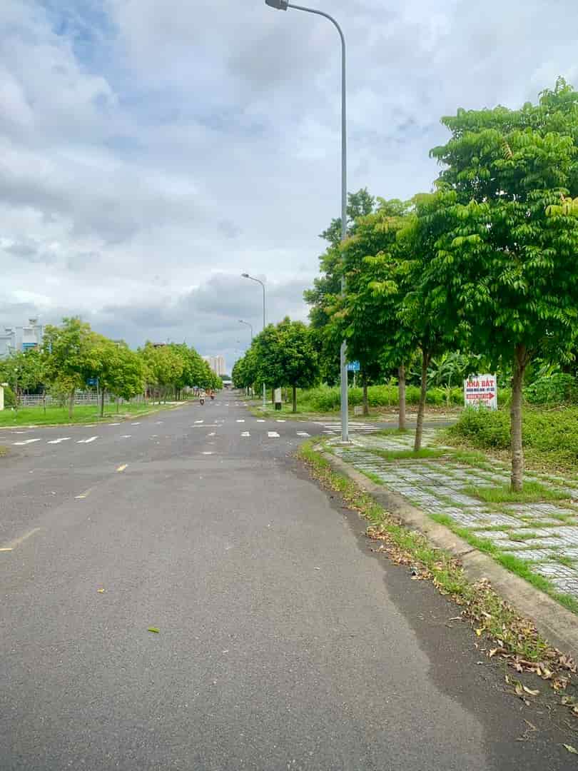 Chính chủ bán nhanh lô đất DT 75m2 giá 2tỷ150triệu ngay khu dân cư Phú Lợi p7, Quận 8, có sổ hồng riêng.