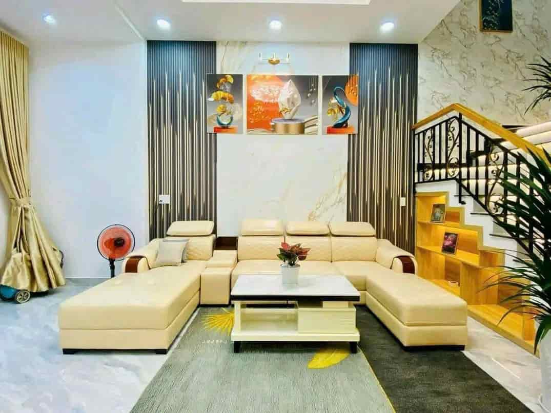 Về quê ở bán nhanh căn 37,2m2 giá 1 tỷ 850 triệu đường Lê Thúc Hoạch, Phú Thọ Hoà, Tân Phú.