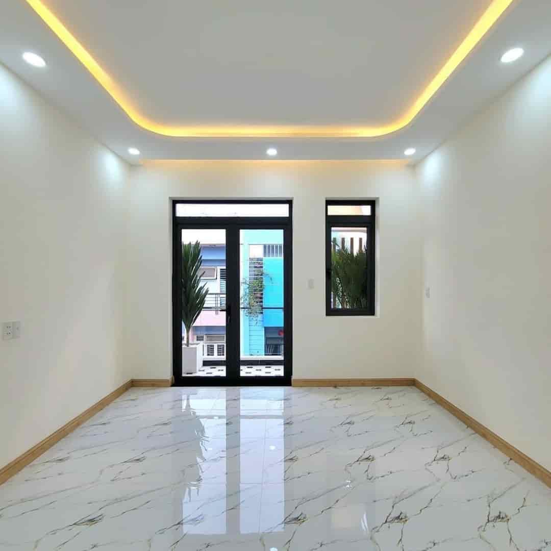 Nhà chính chủ 29,6m2 giá 1 tỷ 650 triệu đường Nguyễn Biểu, phường 1, quận 5, hẻm xe hơi 4m.