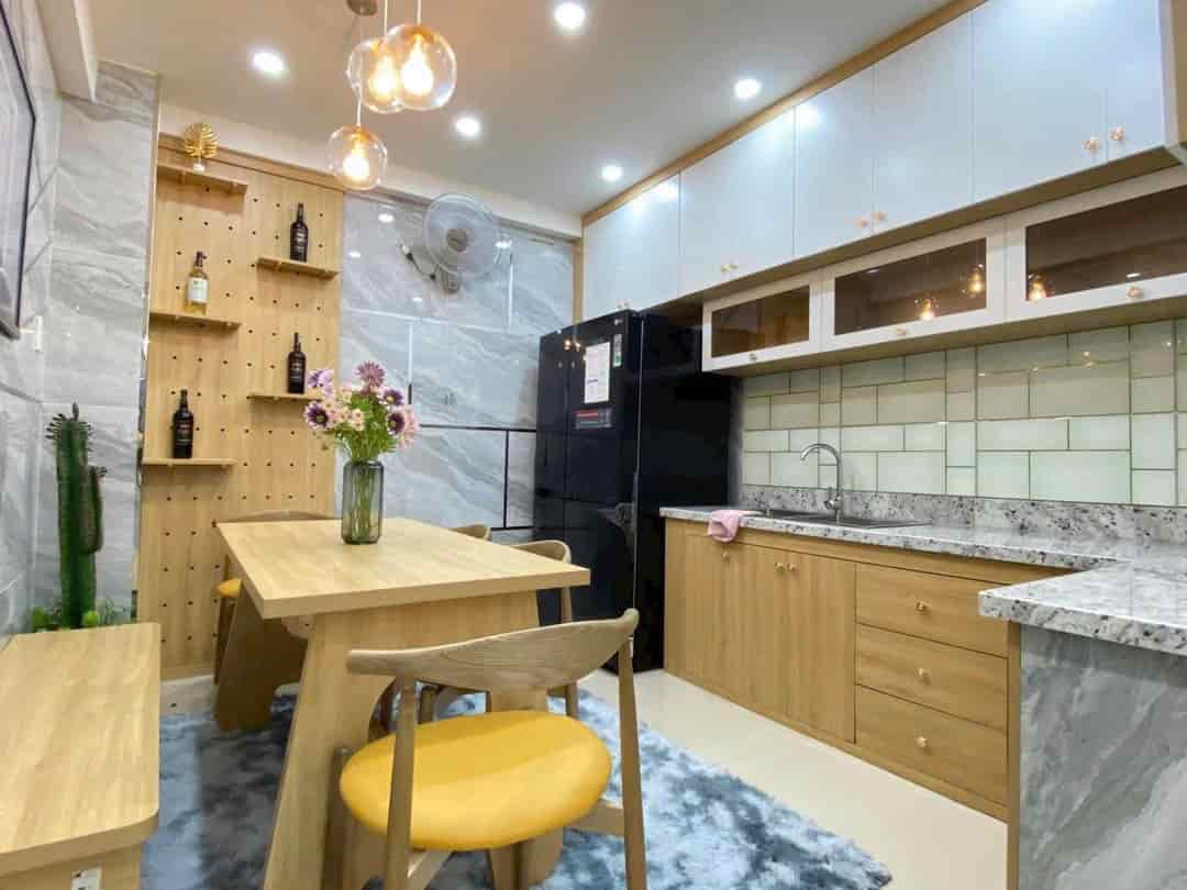 Sang nhượng gấp nhà 41m2, Yên Thế, P. 2, Tân Bình gần sân bay, xây 4 tầng giá 2 tỷ