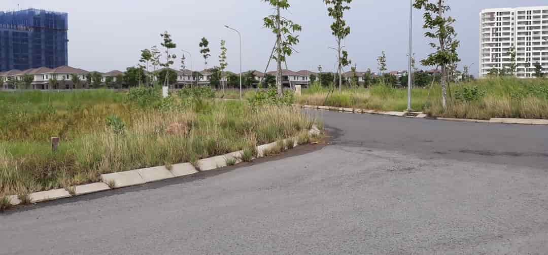 Cần bán đất gấp ở quận 7 đường Nguyễn Văn Linh phường Tân Hưng đối diện trường ĐH RMIT giá 2tỷ450tr