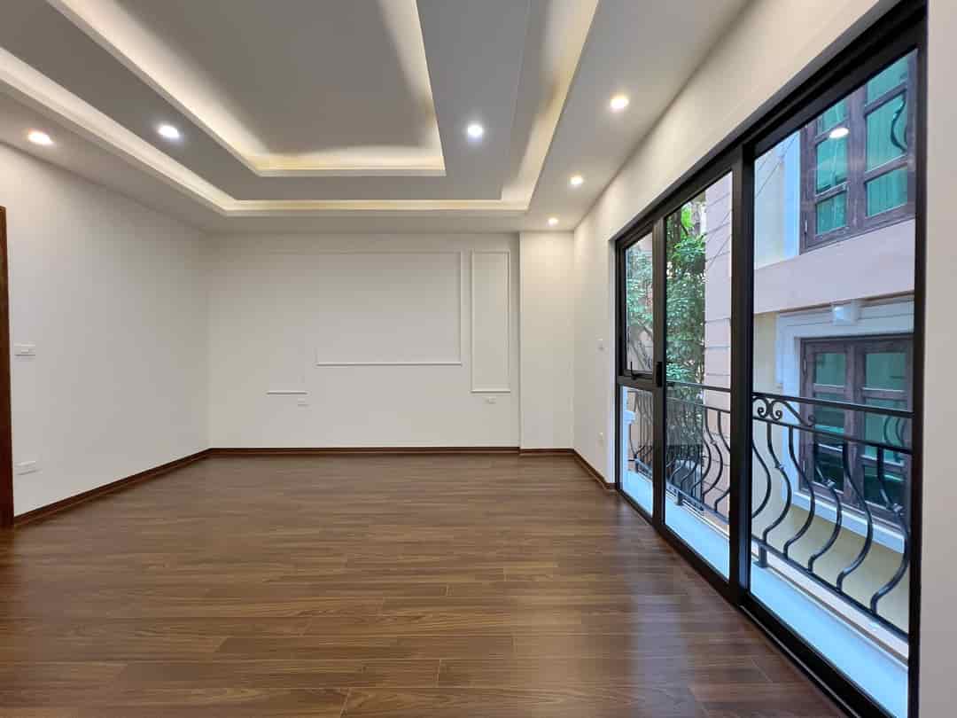 Nguyễn Ngọc Nại, 43m2, 6 tầng thang máy 4 ngủ mặt tiền rộng 5.5m, nhà mới koong 11.8 tỷ