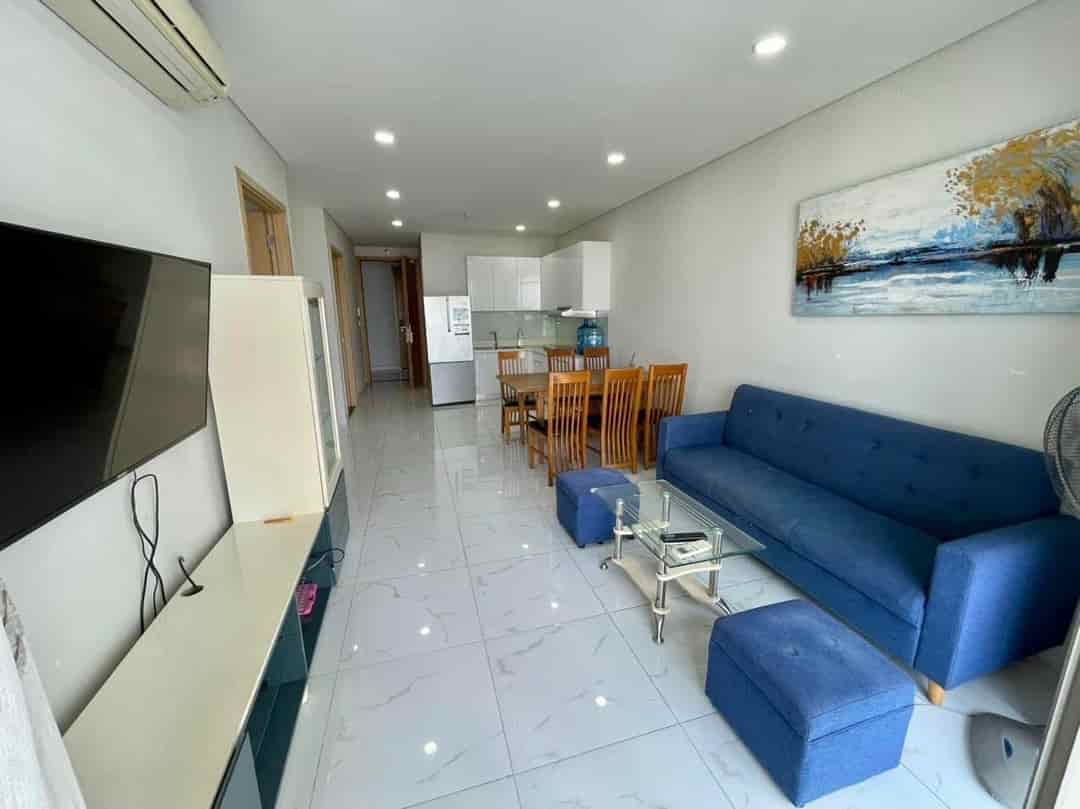 Bán căn hộ Saigon Gateway, quận 9, dt 66m2, 2pn, 2wc, tầng trung, có sổ hồng, giá 1 tỷ 370