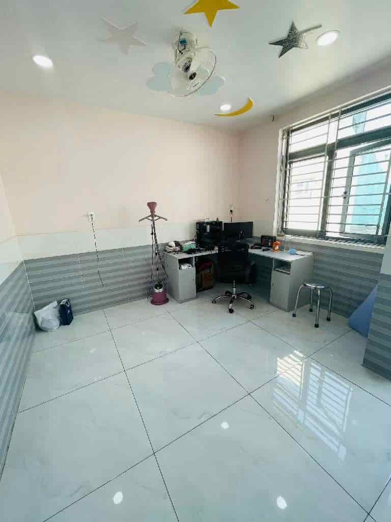 Căn nhà 2 lầu cần bán ở đường 19, p.Linh Chiểu, TP.Thủ Đức 68m2/ 928tr bao phí thuế