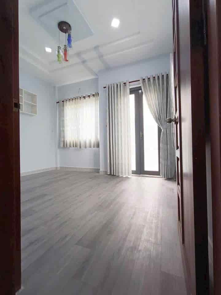 Căn nhà Lê Văn Lương, hẻm 1288/60m2, 870tr, Hxh 10m, gần chợ, SHR sang tên luôn