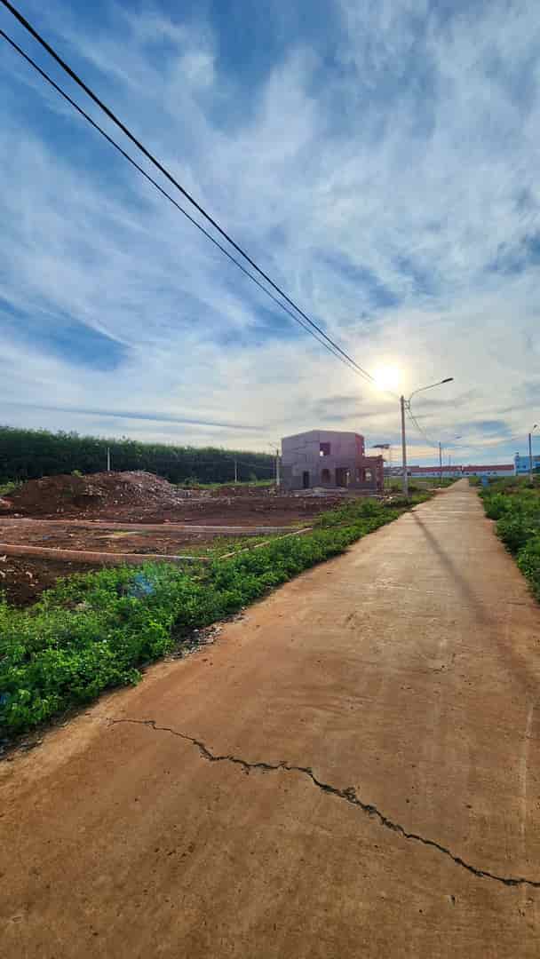 Cần bán lô đất Phú Lộc cạnh quán gà rán