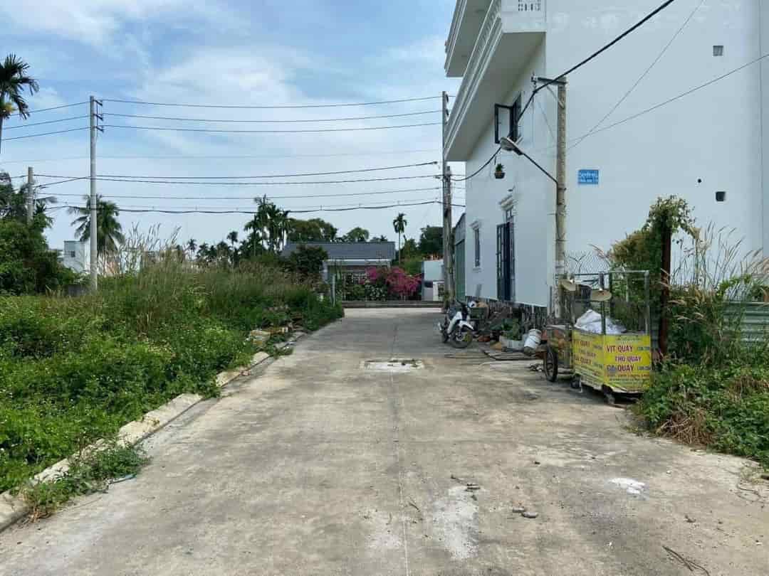 Bán đất thổ cư 300m2 xã Hưng Long, Bình Chánh, giá chỉ 6 tỷ x TL