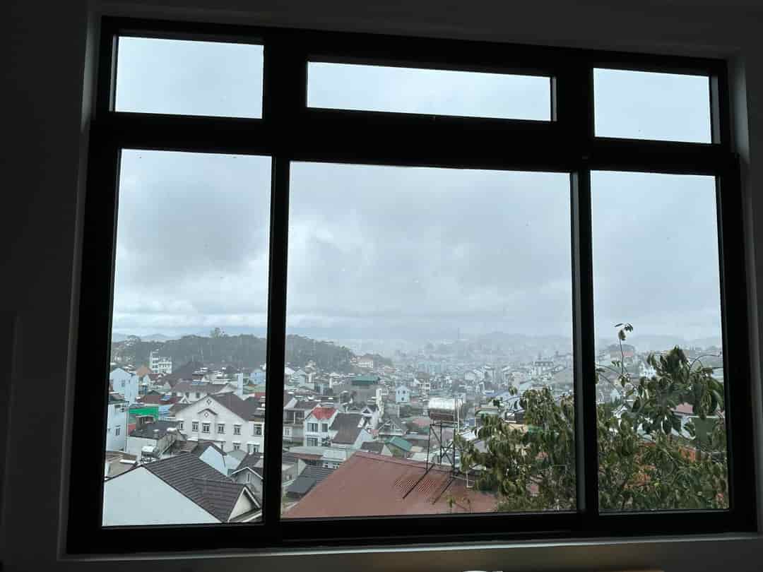 Cho thuê nhà nguyên căn Đà Lạt có view, 4pn 4wc nhà trống, hẻm xe máy Ngô Thì Sỹ, 17tr