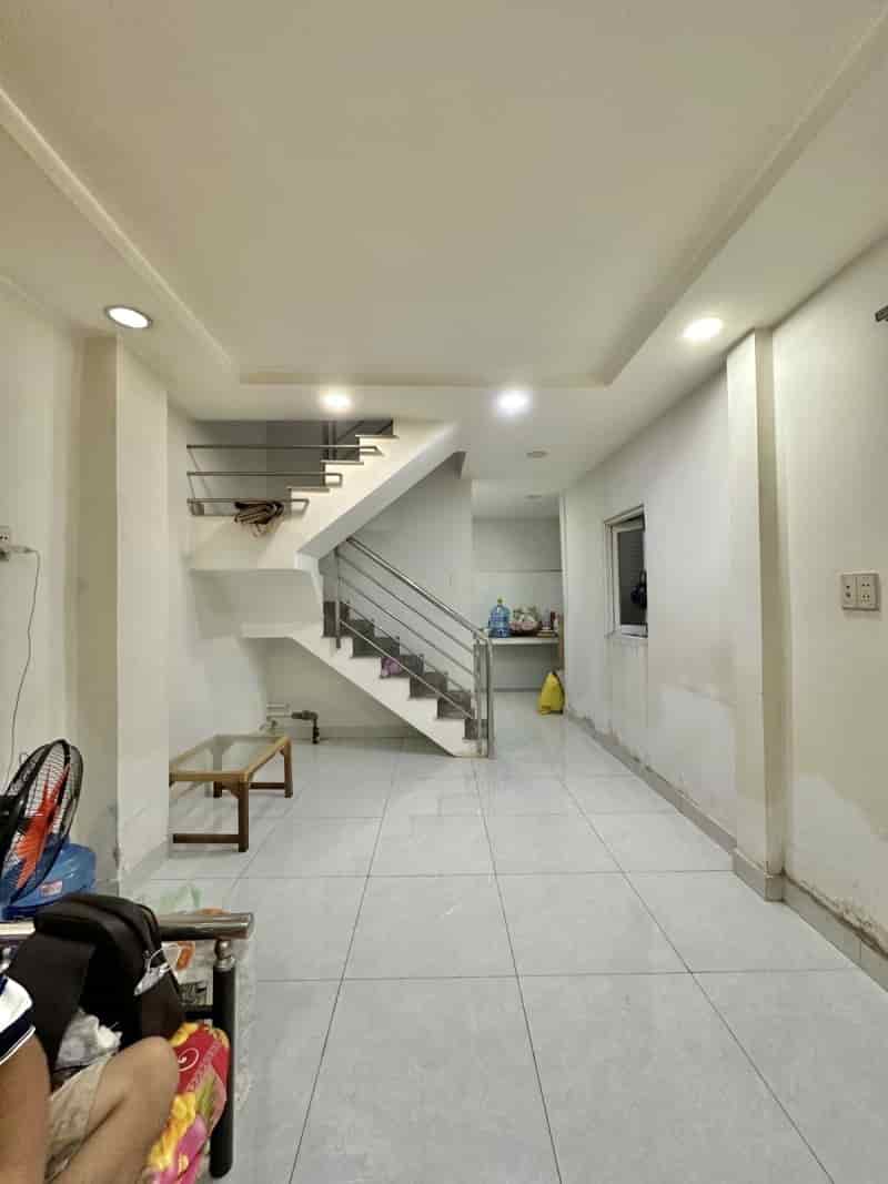 Bán nhà 1/ Lê Hồng Phong, quận 10, 30m2, 2 tầng, nhỉnh 4 tỷ