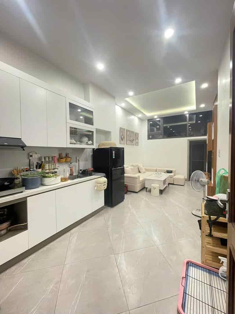 Hàng hiếm Tây Hồ, 40m2 chỉ 7.7 tỷ, phố Tây, cách ô tô tránh hơn 50m