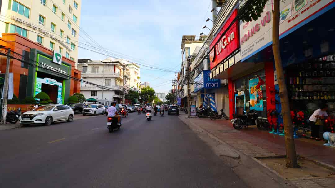 Bán nhà mặt tiền đường Quang Trung, TP. Nha Trang