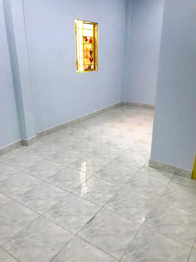 Bán CHDV khu Bùi Viện, Quận 1, 39m2, 3 tầng, 5PN chỉ 4 tỷ hơn