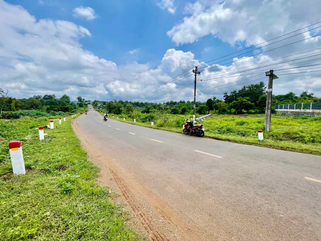 bán lô đất mặt tiền Y Ngông view đồng ruộng, cạnh nhà biệt thự sang xịn mịn, chưa tới cầu 1, chỉ 150tr/m