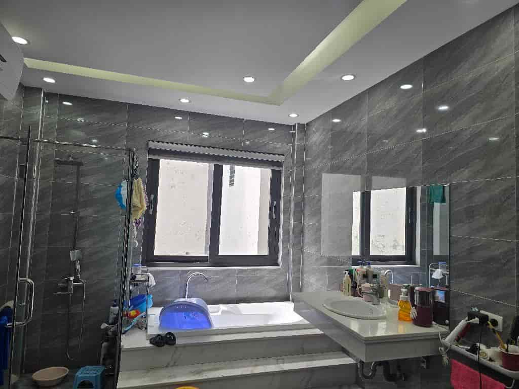 Nhà đẹp Phùng Chí Kiên, phân lô, ô tô tránh, vào nhà, 56m2 chỉ 16.8 tỷ