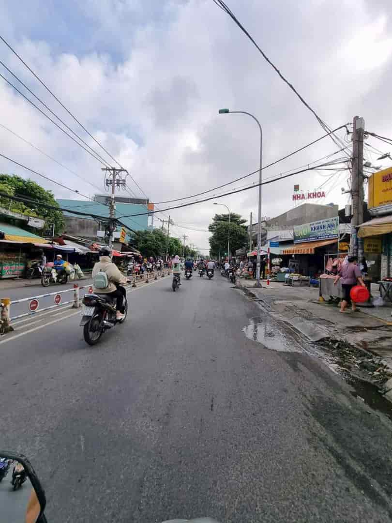 Nhà (8x22) mặt tiền ngay chợ Huỳnh Thị Hai, Q.12. Cách Dương Thị Mười 50m.