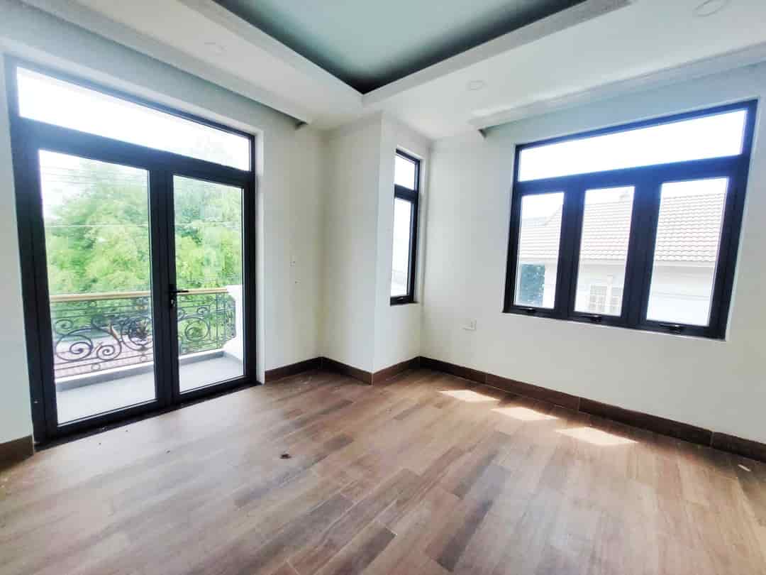 Bán nhà 15 tỷ 900, đường số 6, 300m2, 5 tầng, Linh Xuân, Thủ Đức