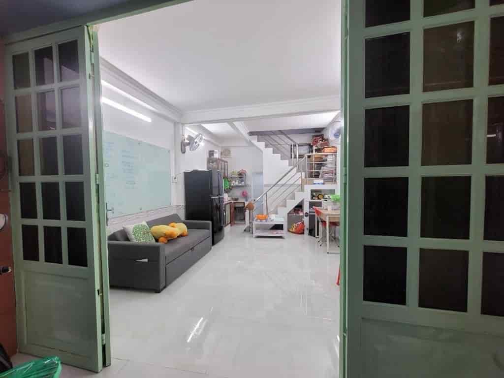 Nhà 2 tầng, 25m2, nhỉnh 2 tỷ, Tân Thuận Đông, quận 7