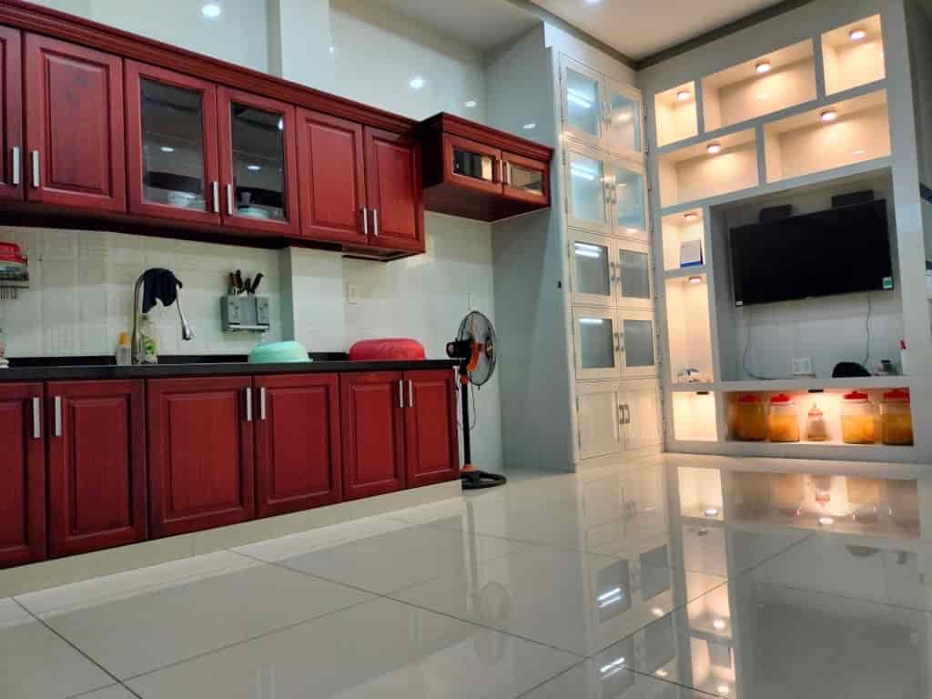 Bán nhà mặt tiền Huỳnh Thúc Kháng, 170m2, 3 tầng, kinh doanh đa ngành, Hiệp Phú, quận 9