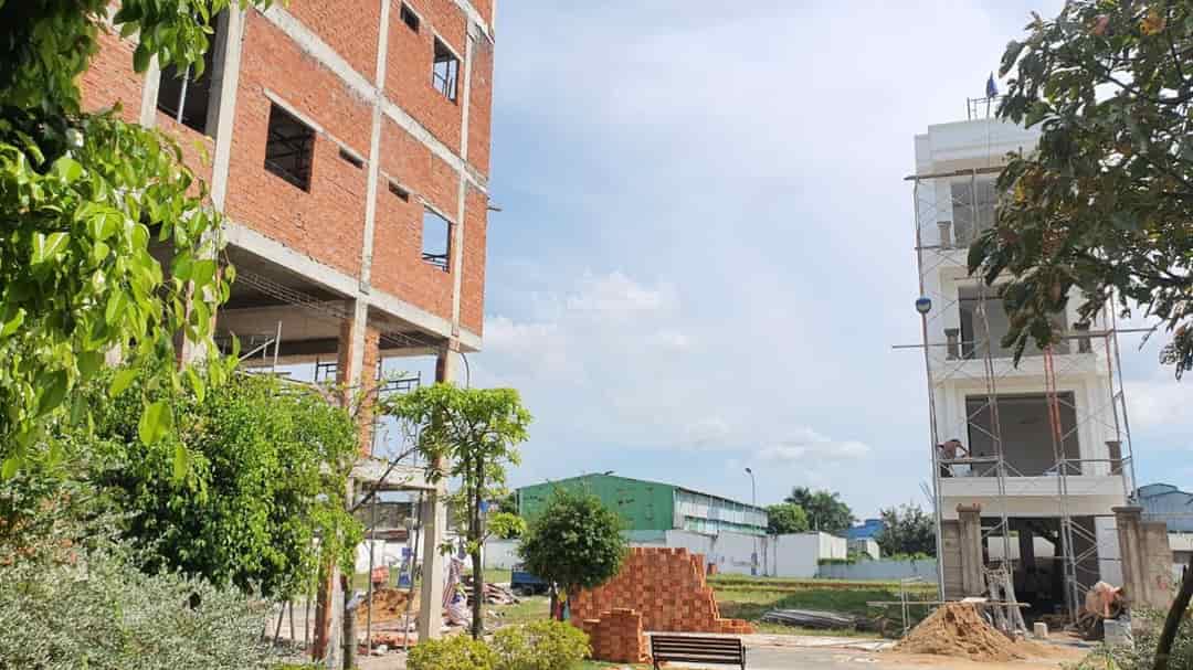 Bán đất chính chủ 64m2, tại khu dân cư Vĩnh Lộc gần trường THPT Vĩnh Lộc, giá 2,1 tỷ có sổ riêng.