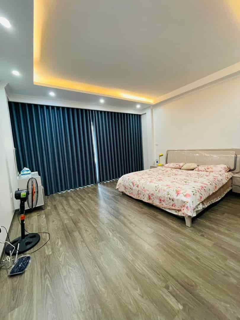 Bán nhà Hoa Bằng, Cầu Giấy phân lô ô tô tránh nhau, thang máy, gần phố, 40m2, 12.8 tỷ