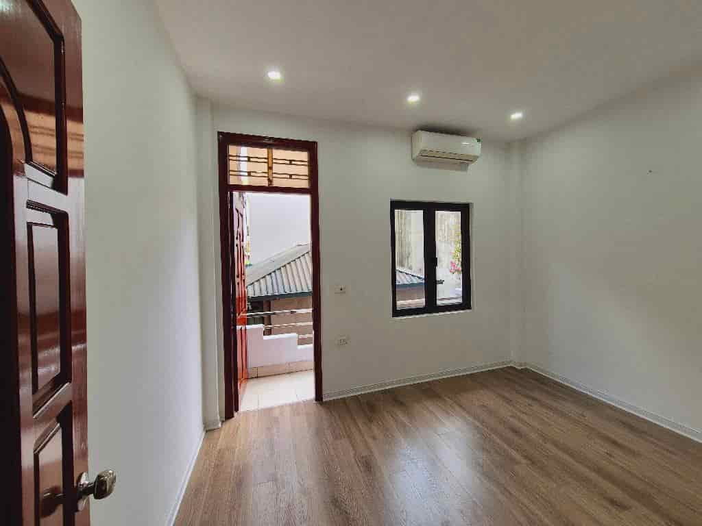 Bán nhà Hoàng Văn Thái, ngõ nông, 45m2, 8 tỷ 5