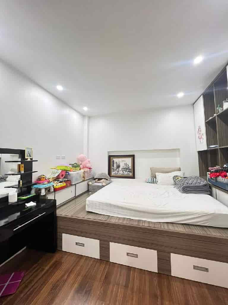 Bán nhà Khương Trung, ô tô đỗ cửa, 50m2, nhỉnh 8 tỷ